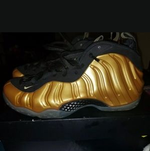 Nike gold foamposites size 8.5